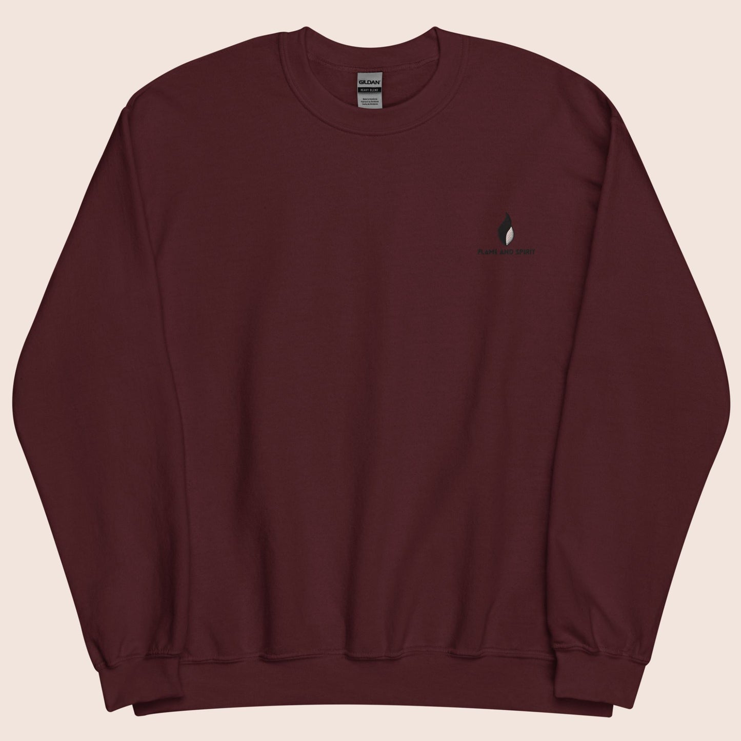 sweat-shirt unisexe rouge bordeaux, imprimé au dos avec une tête de léopard gris argent et la phrase inspirante l'action élimine le doute logo brodé flame and spirit à l'avant poitrine gauche