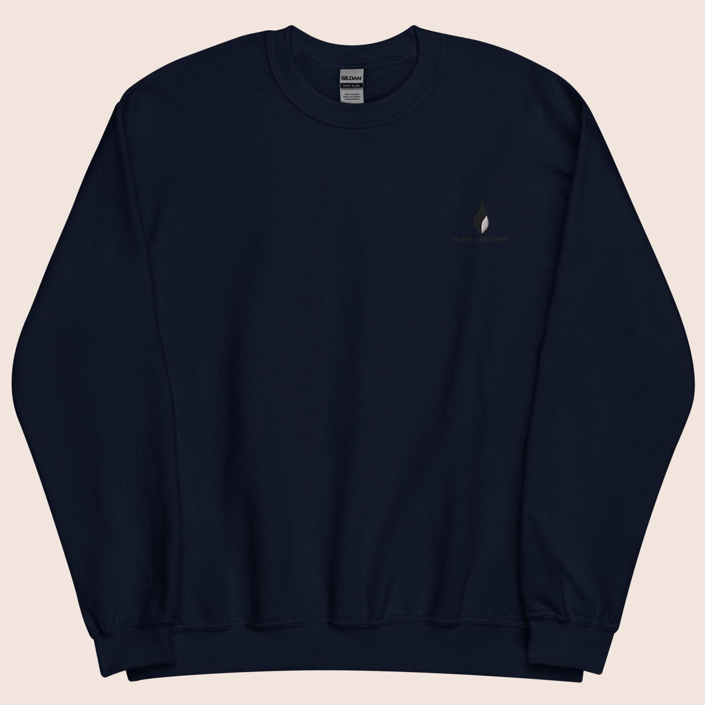 sweat-shirt unisexe bleu marine, imprimé au dos avec une tête de léopard gris argent et la phrase inspirante l'action élimine le doute logo brodé flame and spirit à l'avant poitrine gauche