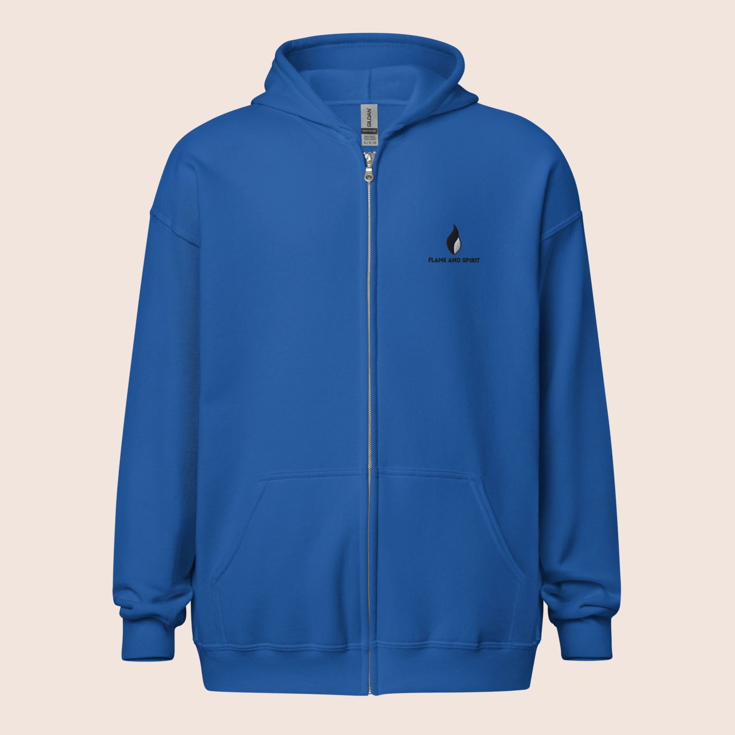 veste à capuche et fermeture éclair bleue roi avec le logo flame and spirit brodé sur la poitrine gauche et un design de tête de léopard au dos et un message inspirant l'action élimine le doute